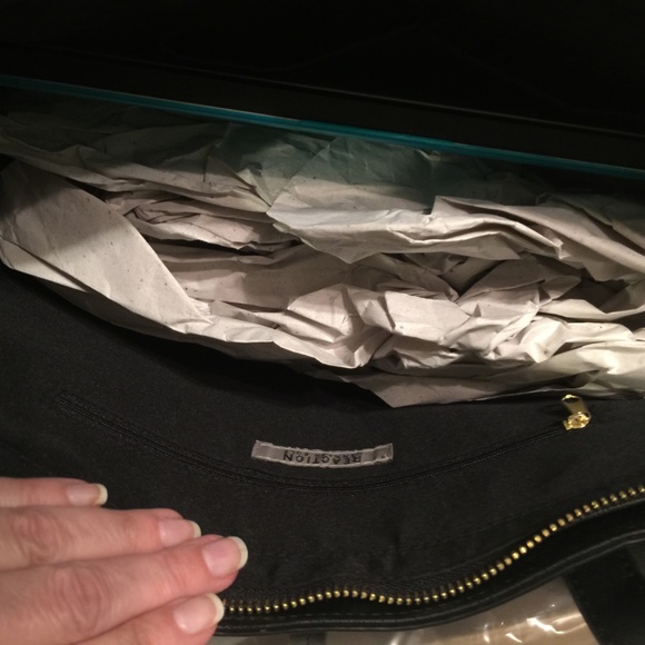 NEW Reaction Kenneth Cole Shoulder Bag Tote Purse - Picture 6 of 7